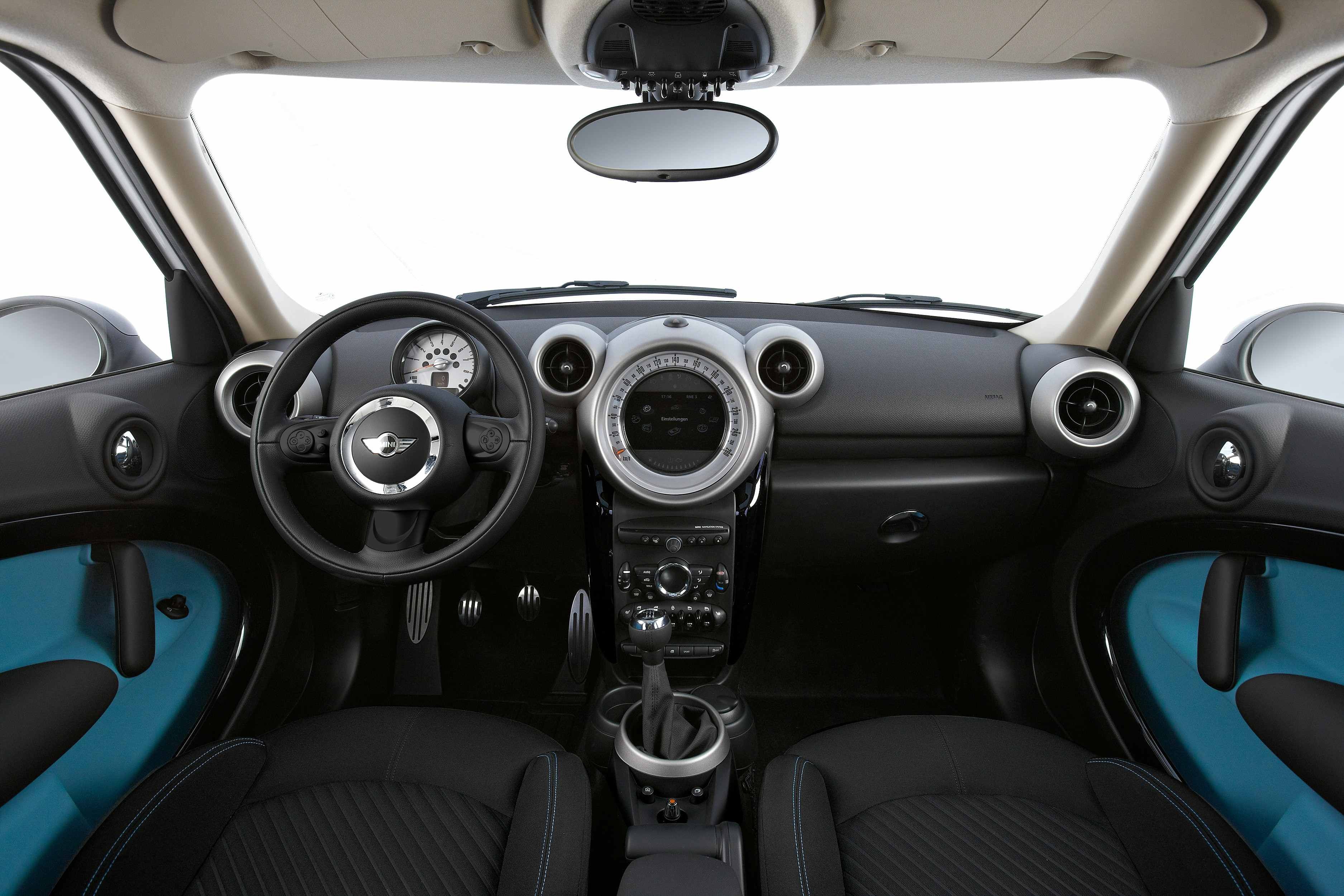 Interior do MINI Countryman, 2010.